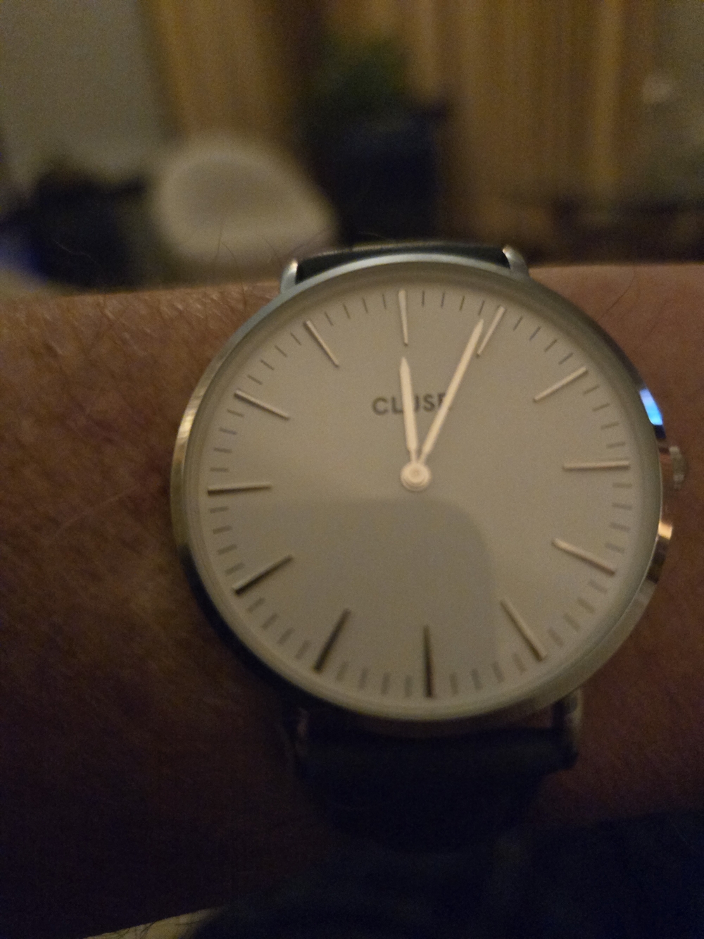 Men’s Minimalist Silver Case White Dial Watch